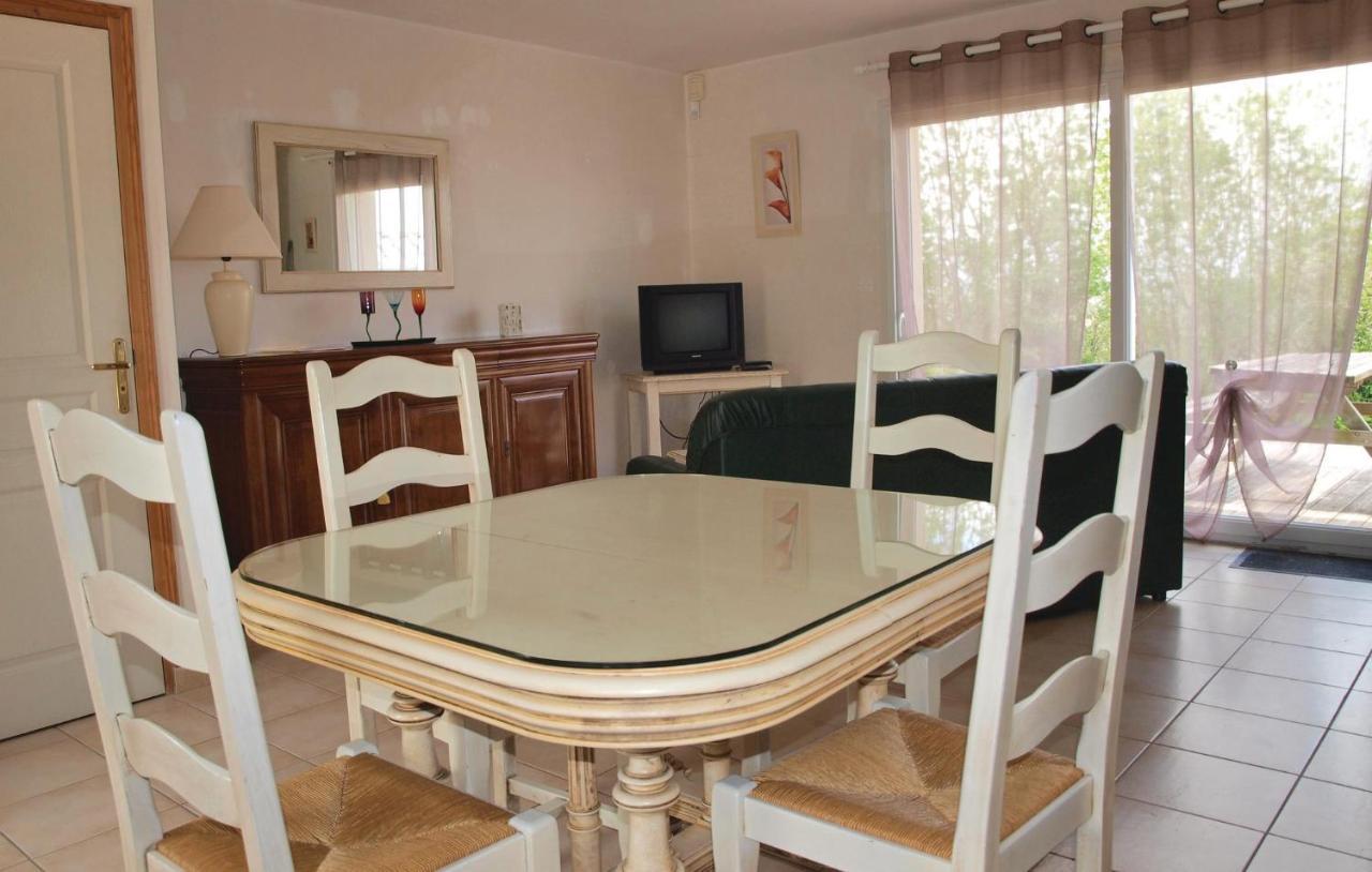 2 Bedroom Nice Home In Plestin Les Greves Exterior photo
